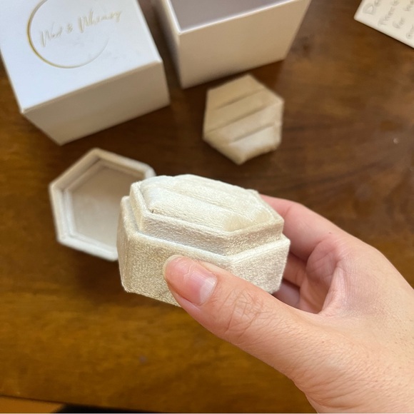 NIB! Velvet Ring Box Wedding Day | 2-in-1 Elegant Champagne Engagement Ring Box - Picture 7 of 14